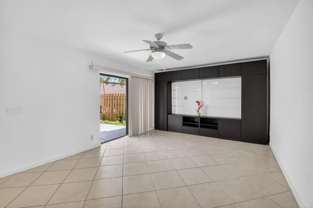 7582 Courtyard Run E Boca Raton FL 33433