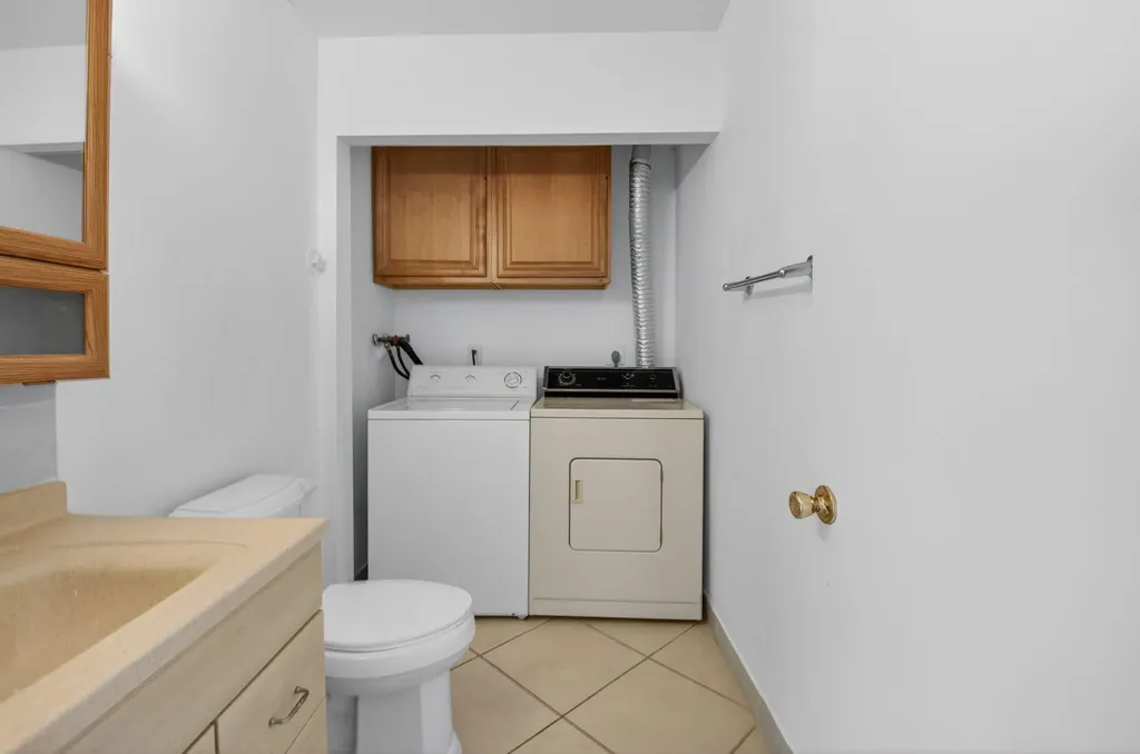 7582 Courtyard Run E Boca Raton FL 33433
