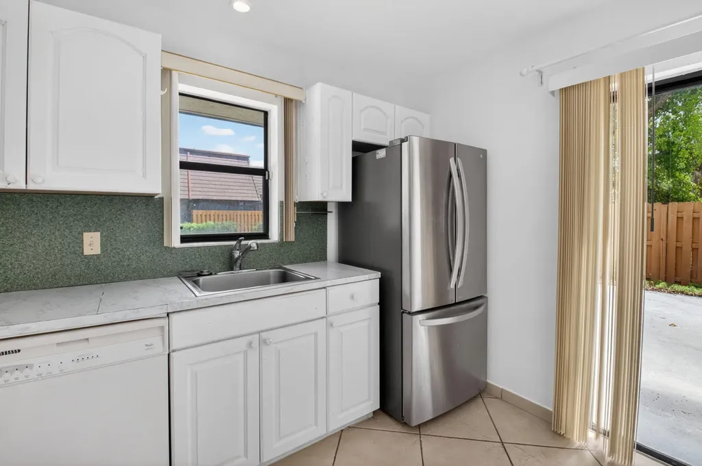 7582 Courtyard Run E Boca Raton FL 33433