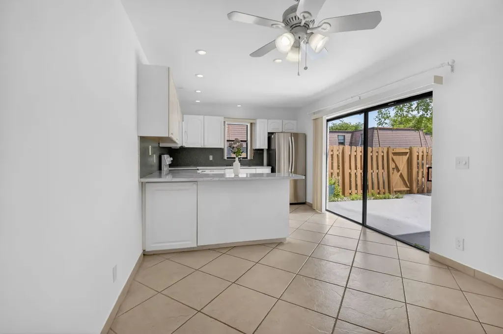 7582 Courtyard Run E Boca Raton FL 33433