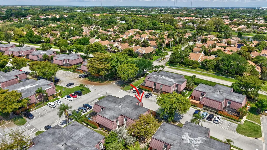 7582 Courtyard Run E Boca Raton FL 33433