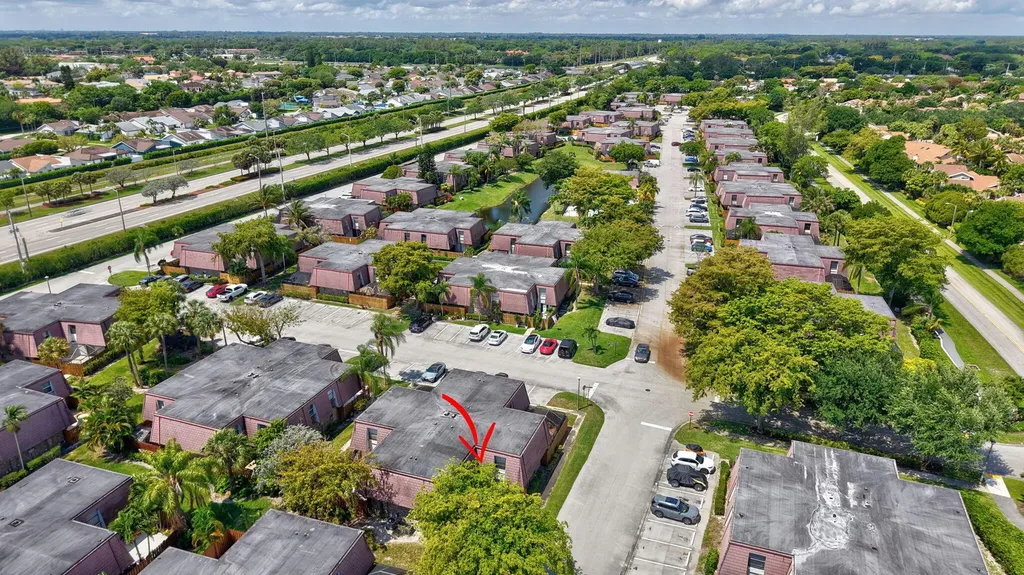 7582 Courtyard Run E Boca Raton FL 33433