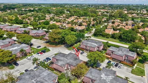 7582 Courtyard Run E Boca Raton FL 33433