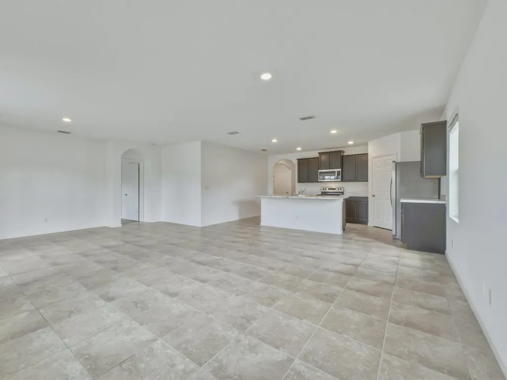 718 SW Crean Terrace SW Port St Lucie FL 34953