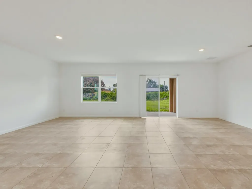 718 SW Crean Terrace SW Port St Lucie FL 34953