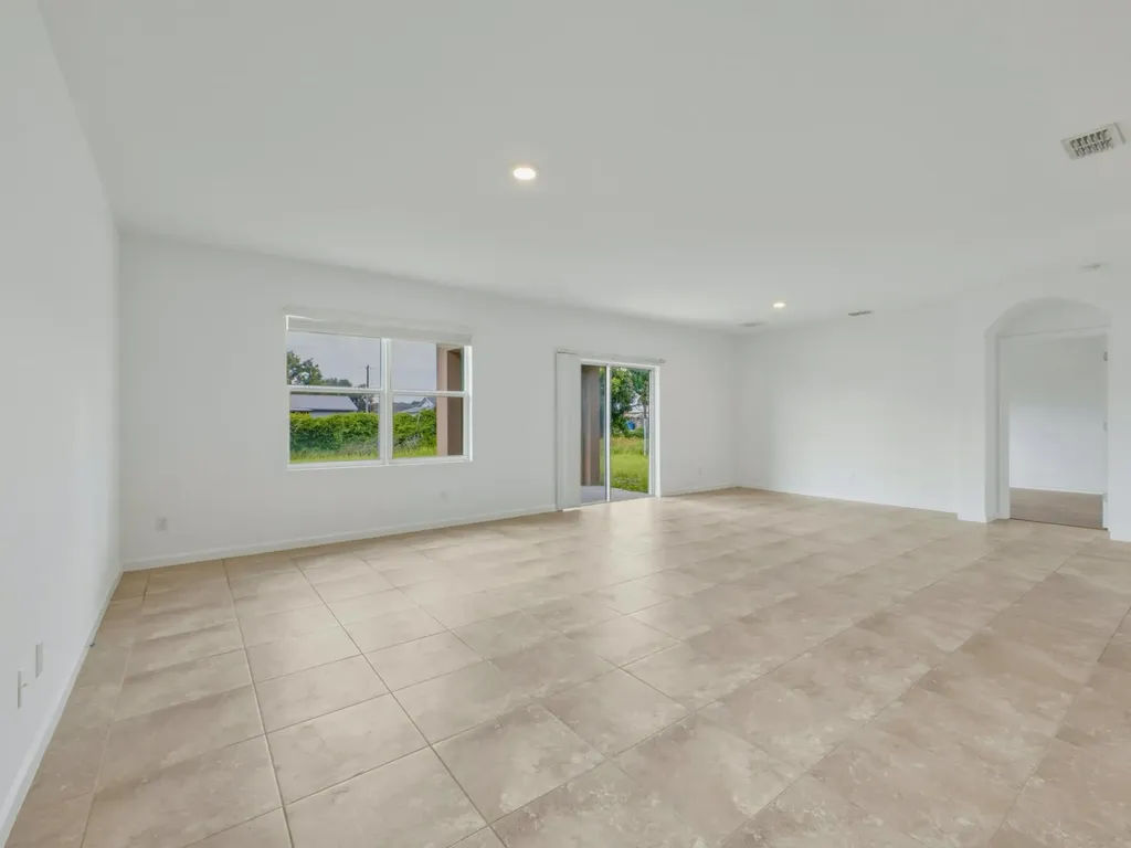 718 SW Crean Terrace SW Port St Lucie FL 34953