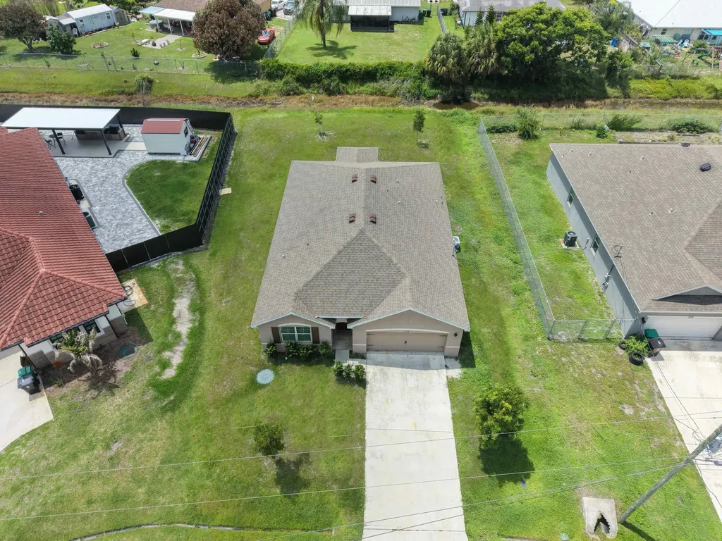 718 SW Crean Terrace SW Port St Lucie FL 34953