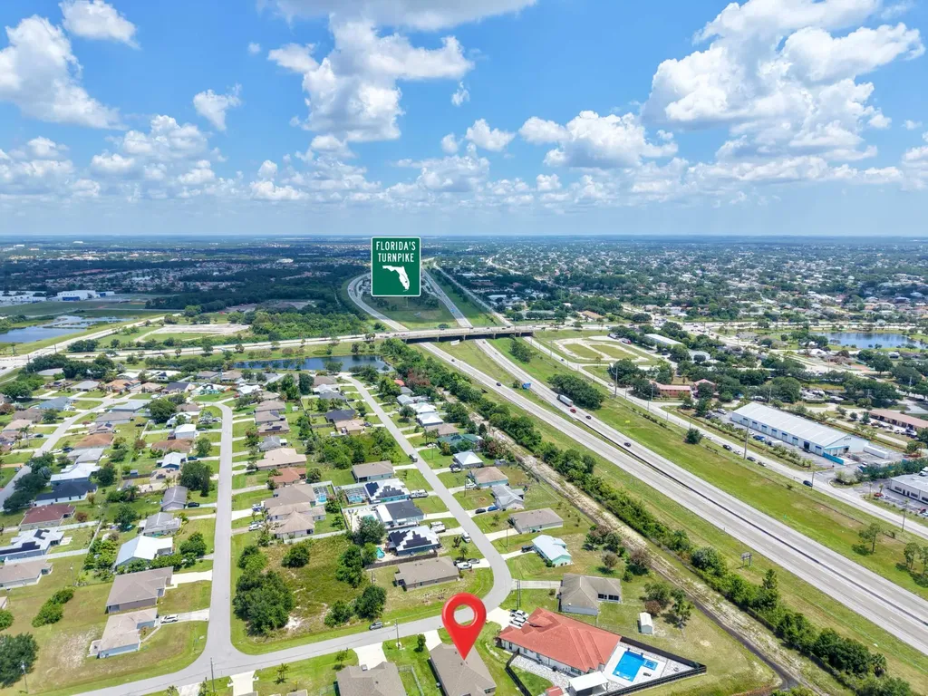 718 SW Crean Terrace SW Port St Lucie FL 34953