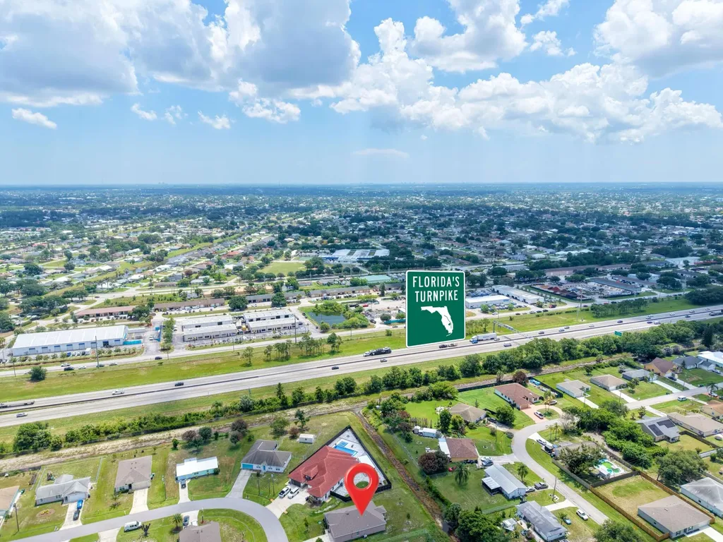 718 SW Crean Terrace SW Port St Lucie FL 34953