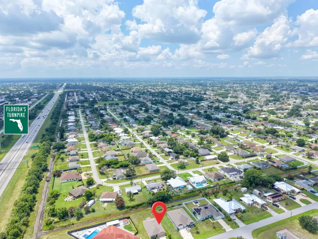 718 SW Crean Terrace SW Port St Lucie FL 34953