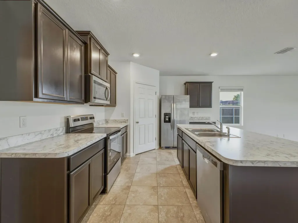 718 SW Crean Terrace SW Port St Lucie FL 34953