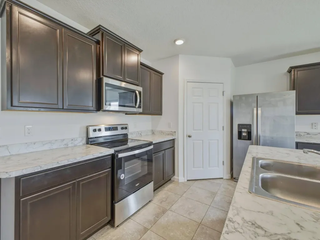718 SW Crean Terrace SW Port St Lucie FL 34953