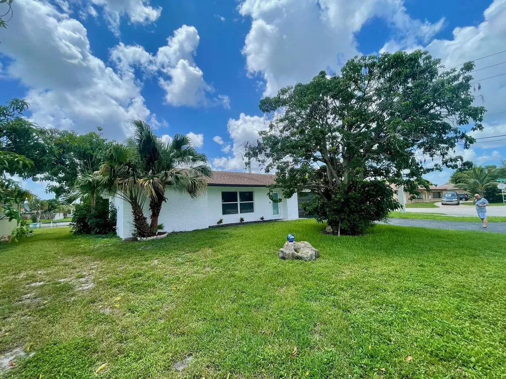 6606 NW 95th Avenue Tamarac FL 33321