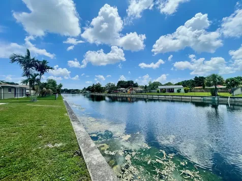 6606 NW 95th Avenue Tamarac FL 33321