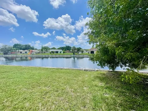 6606 NW 95th Avenue Tamarac FL 33321