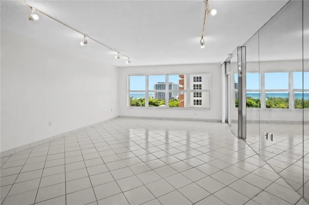 3000 E Sunrise Boulevard Fort Lauderdale FL 33304