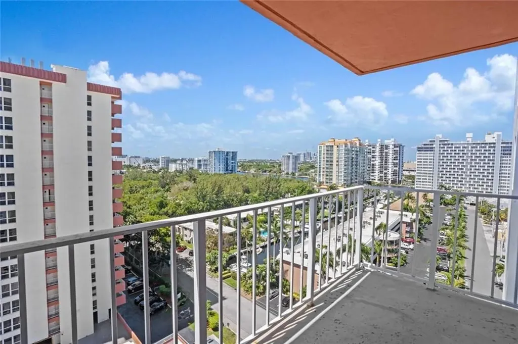 3000 E Sunrise Boulevard Fort Lauderdale FL 33304
