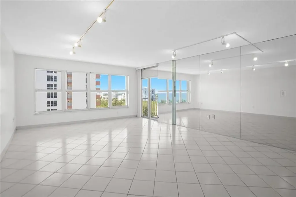 3000 E Sunrise Boulevard Fort Lauderdale FL 33304