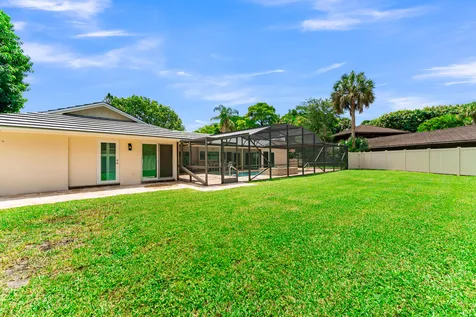 6692 N Grande Drive Boca Raton FL 33433