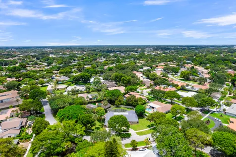 6692 N Grande Drive Boca Raton FL 33433