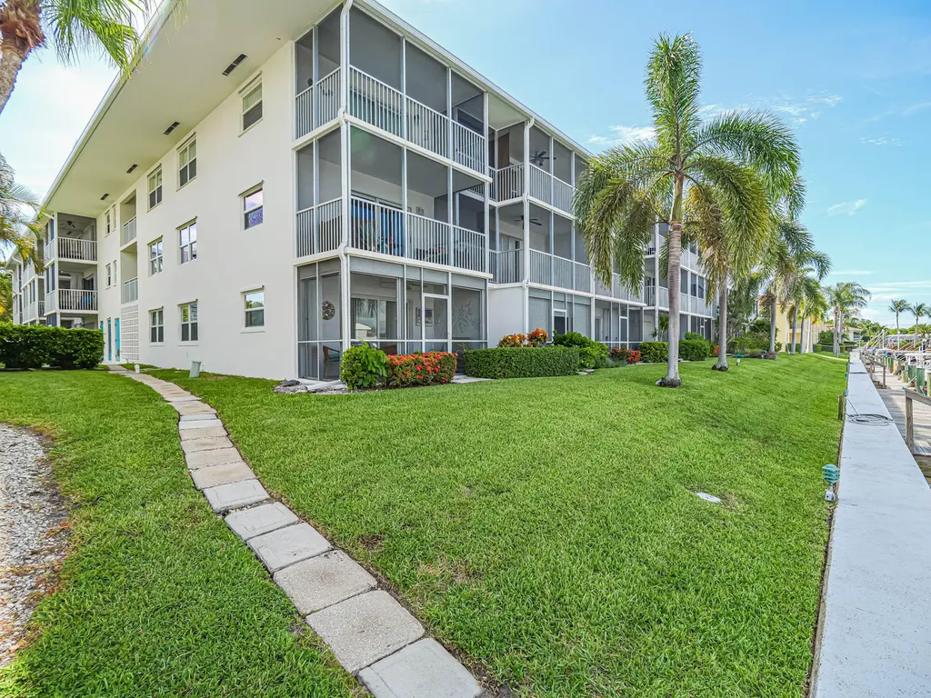 37 Yacht Club Drive North Palm Beach FL 33408