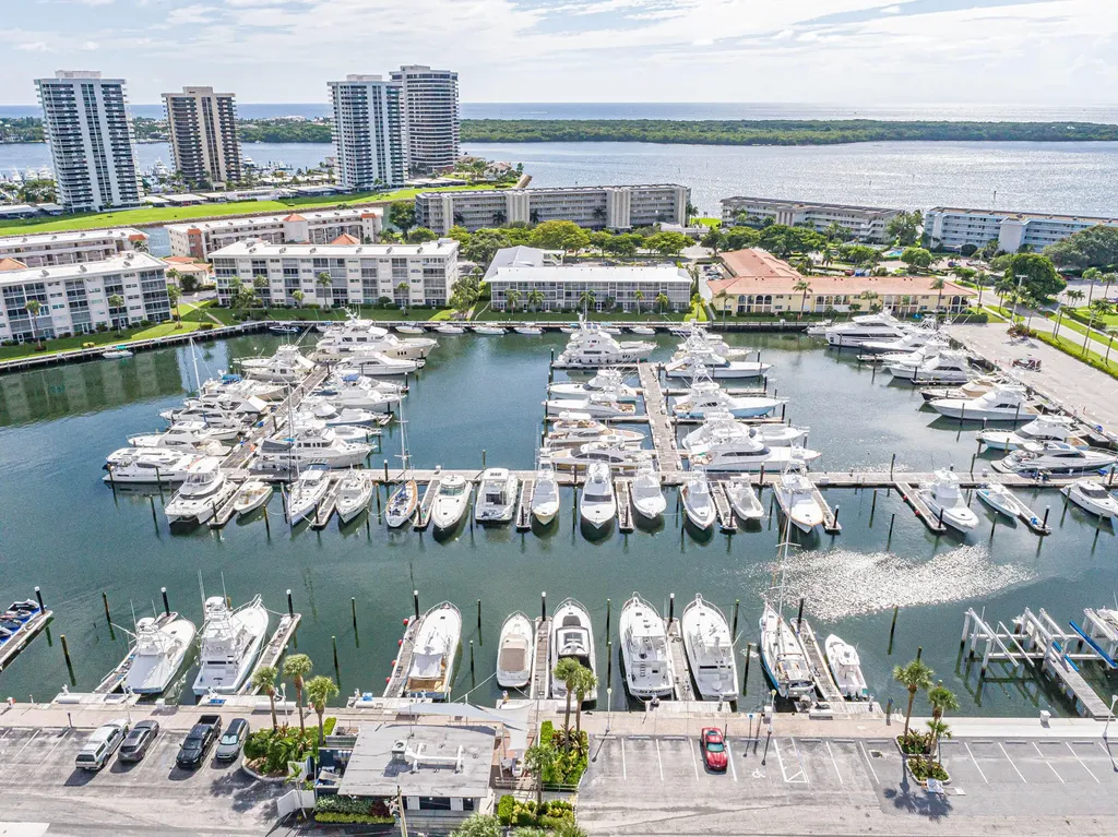 37 Yacht Club Drive North Palm Beach FL 33408