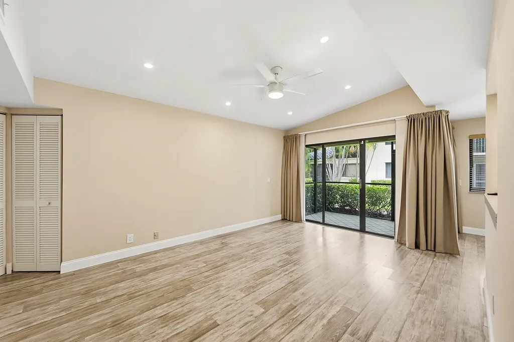8073 NW 15th Manor Plantation FL 33322