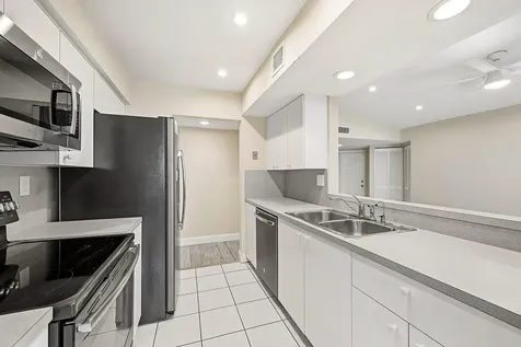 8073 NW 15th Manor Plantation FL 33322