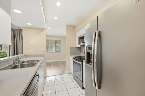 8073 NW 15th Manor Plantation FL 33322