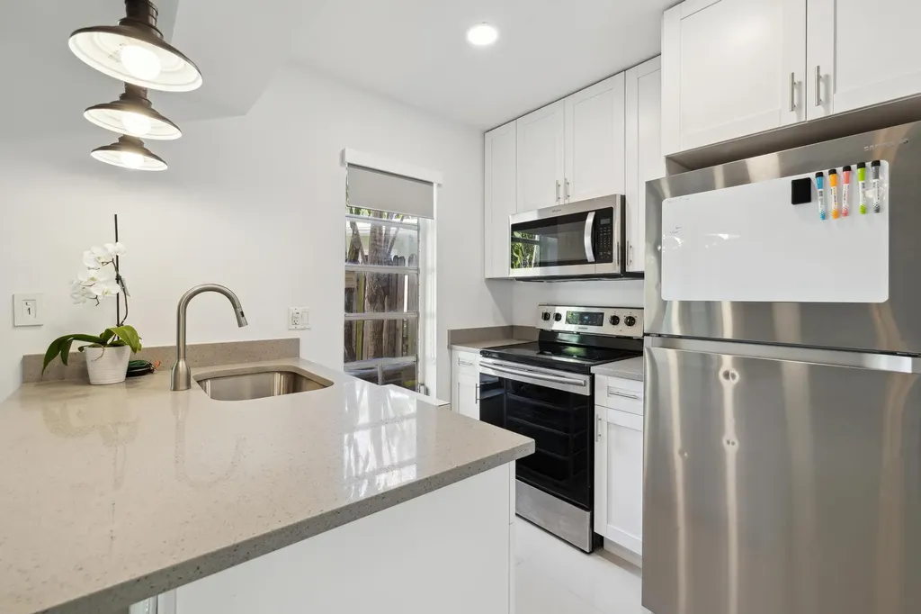 410 SE 13th Street Fort Lauderdale FL 33316