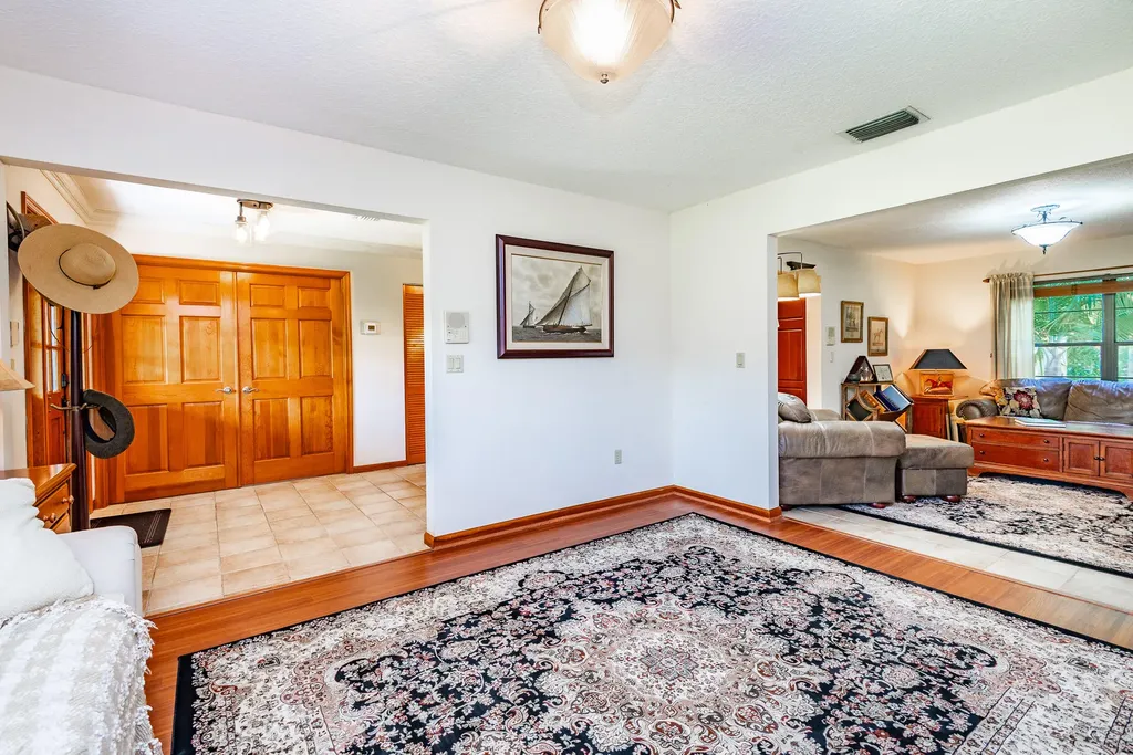 5371 Cougars Prowl Lake Worth FL 33449