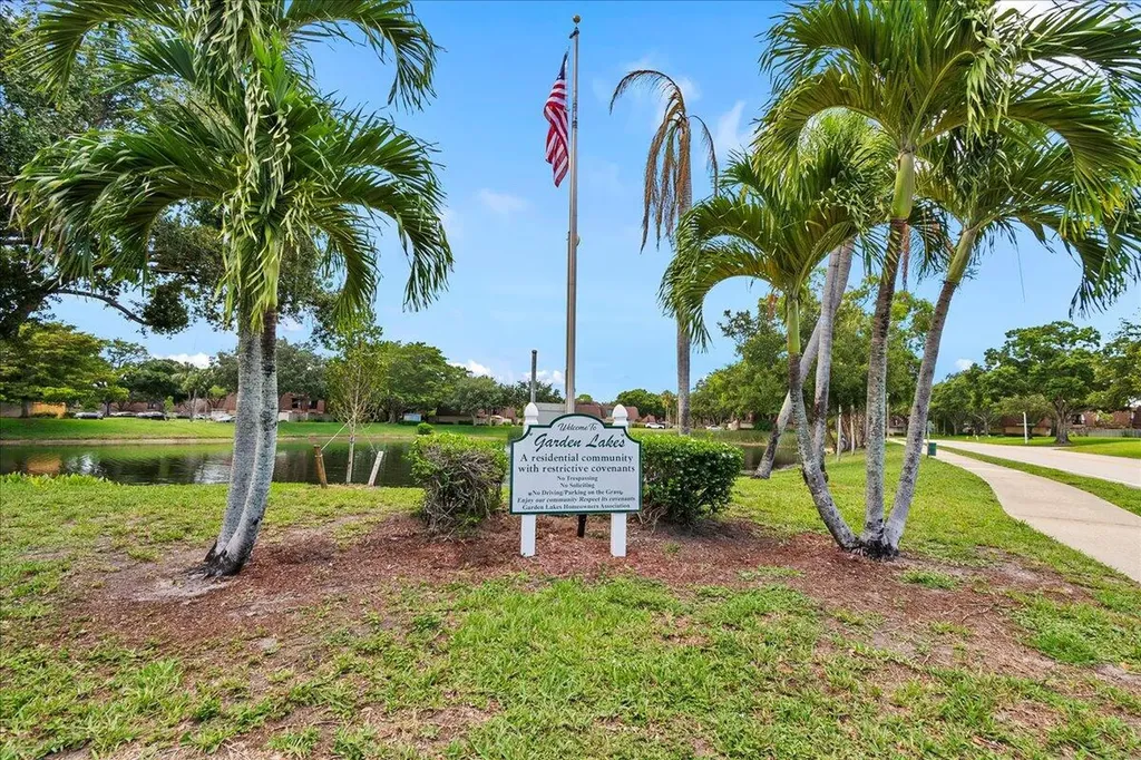 2108 21st Lane Palm Beach Gardens FL 33418