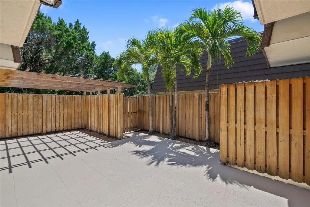 2108 21st Lane Palm Beach Gardens FL 33418