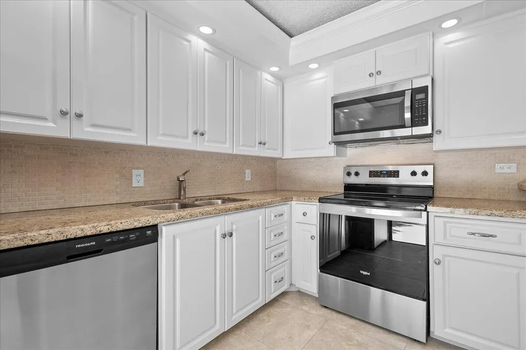 2108 21st Lane Palm Beach Gardens FL 33418
