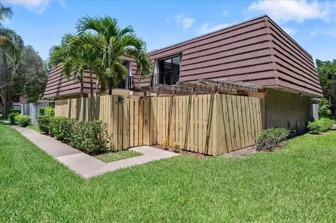 2108 21st Lane Palm Beach Gardens FL 33418
