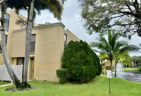 2910 SW 87th Terrace Davie FL 33328