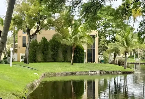 2910 SW 87th Terrace Davie FL 33328