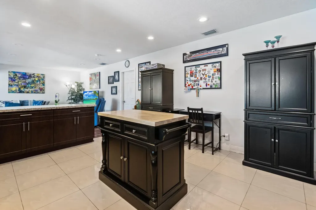 4921 Jackson Street Hollywood FL 33021