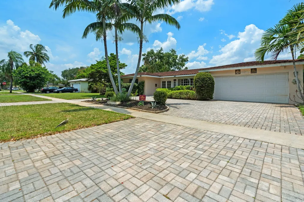 4921 Jackson Street Hollywood FL 33021