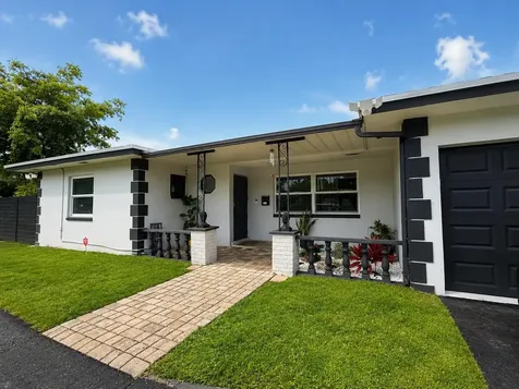7210 Mckinley Street Hollywood FL 33024
