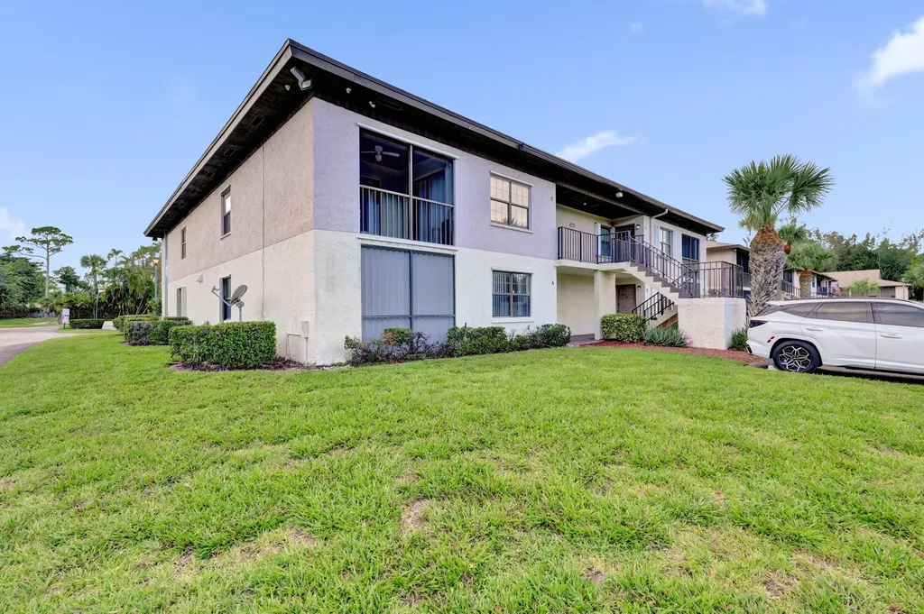 4225 S 57th Avenue Greenacres FL 33463