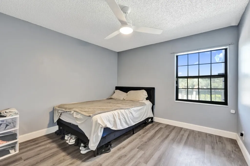 4225 S 57th Avenue Greenacres FL 33463