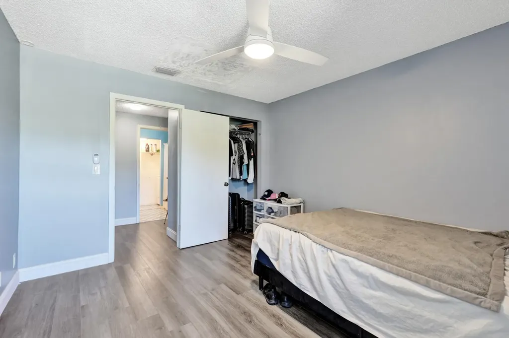4225 S 57th Avenue Greenacres FL 33463
