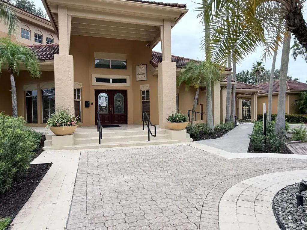 4799 Via Palm Lakes West Palm Beach FL 33417