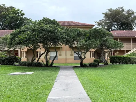 4799 Via Palm Lakes West Palm Beach FL 33417