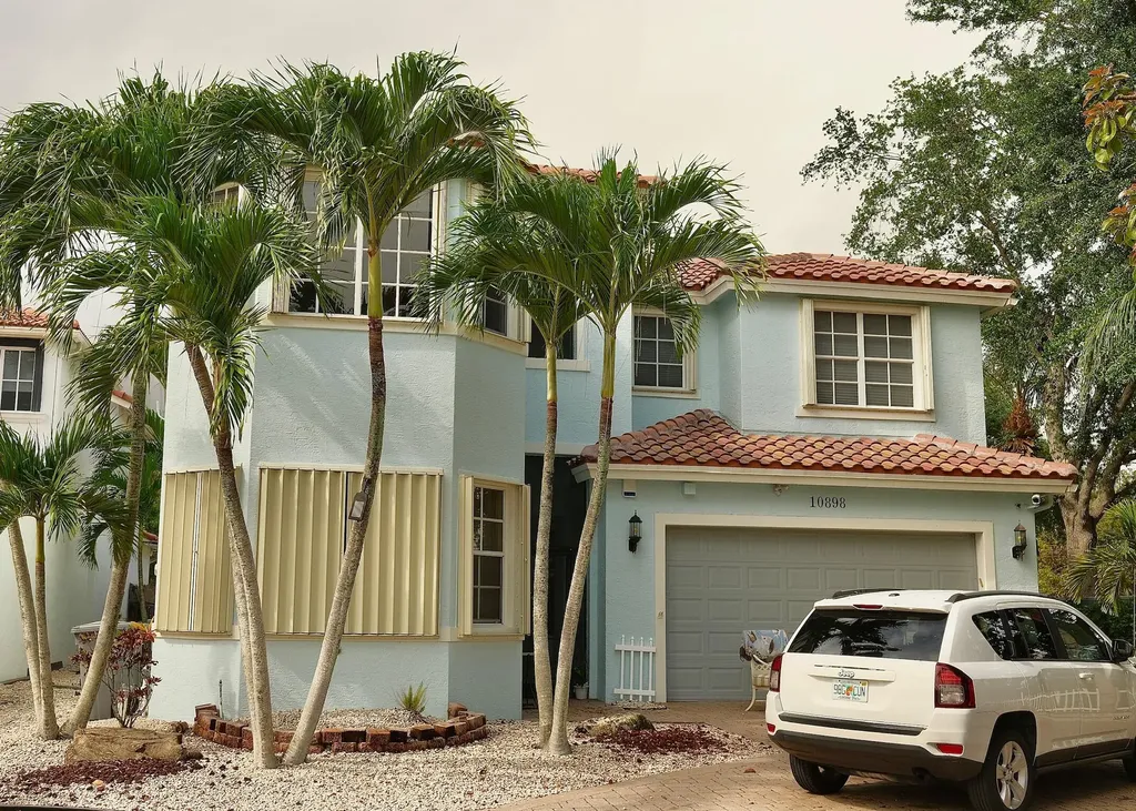 10898 Lake Wynds Court Boynton Beach FL 33437