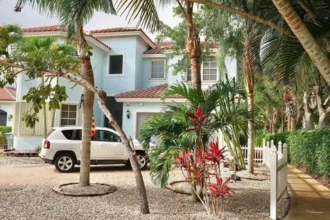 10898 Lake Wynds Court Boynton Beach FL 33437