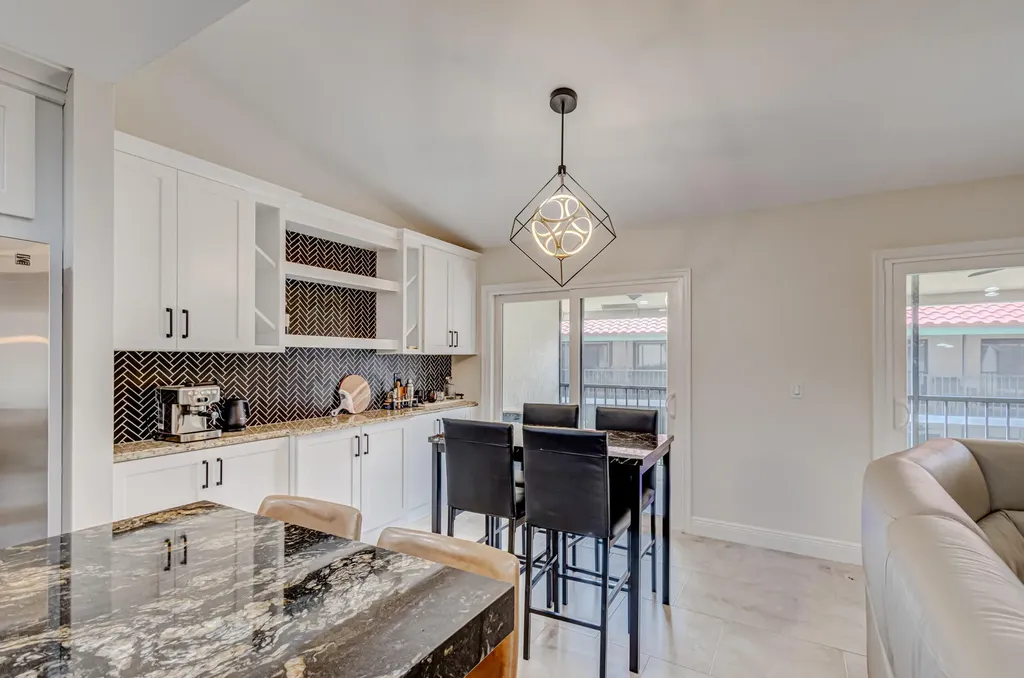 13 Lexington Lane E Palm Beach Gardens FL 33418