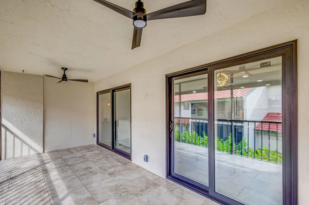 13 Lexington Lane E Palm Beach Gardens FL 33418