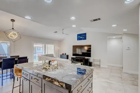13 Lexington Lane E Palm Beach Gardens FL 33418